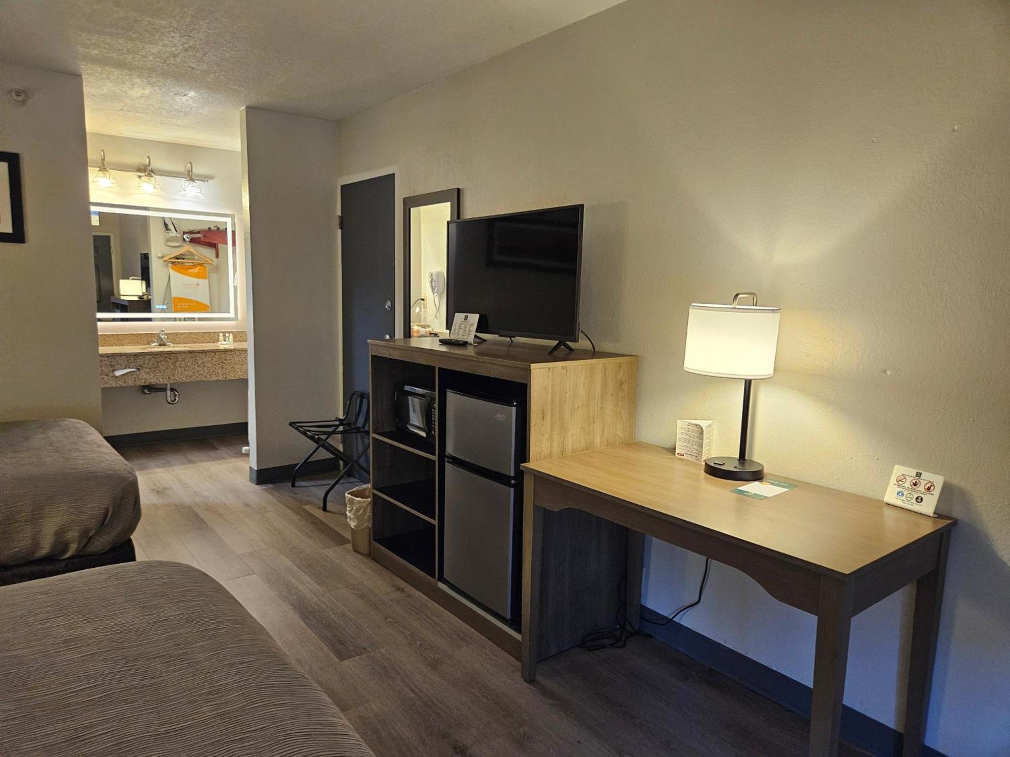 Quality Inn & Suites Greenville I-65 Екстериор снимка