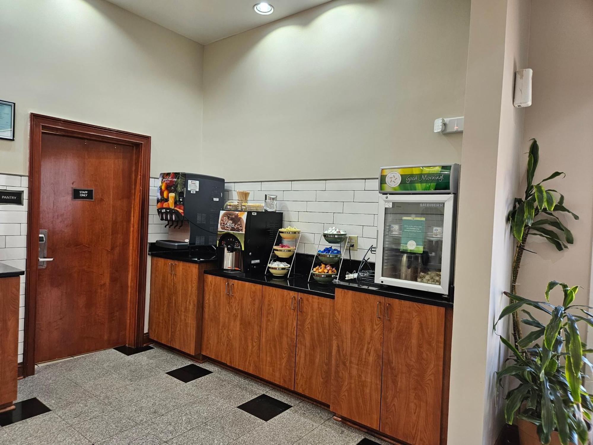 Quality Inn & Suites Greenville I-65 Екстериор снимка