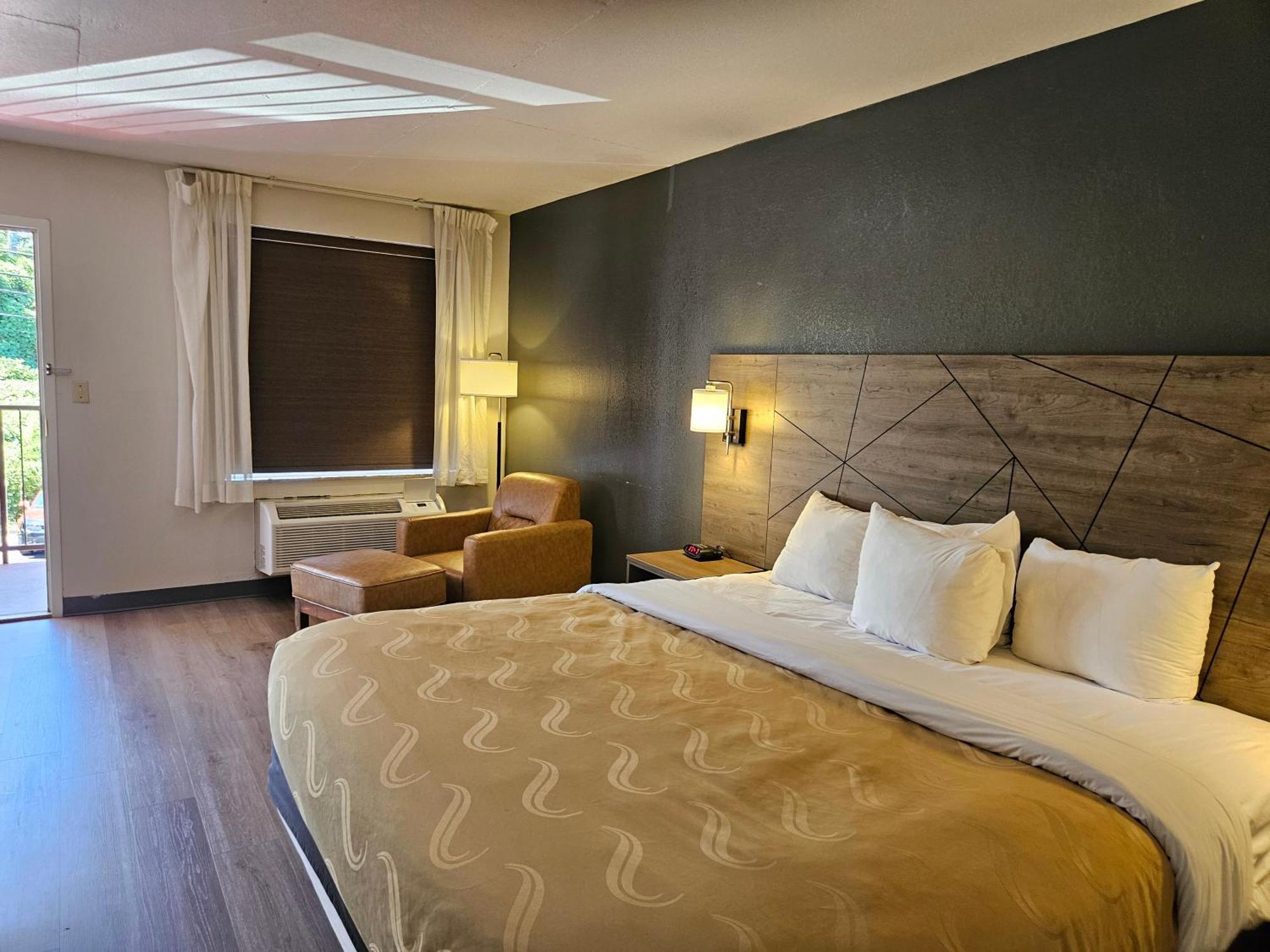 Quality Inn & Suites Greenville I-65 Екстериор снимка