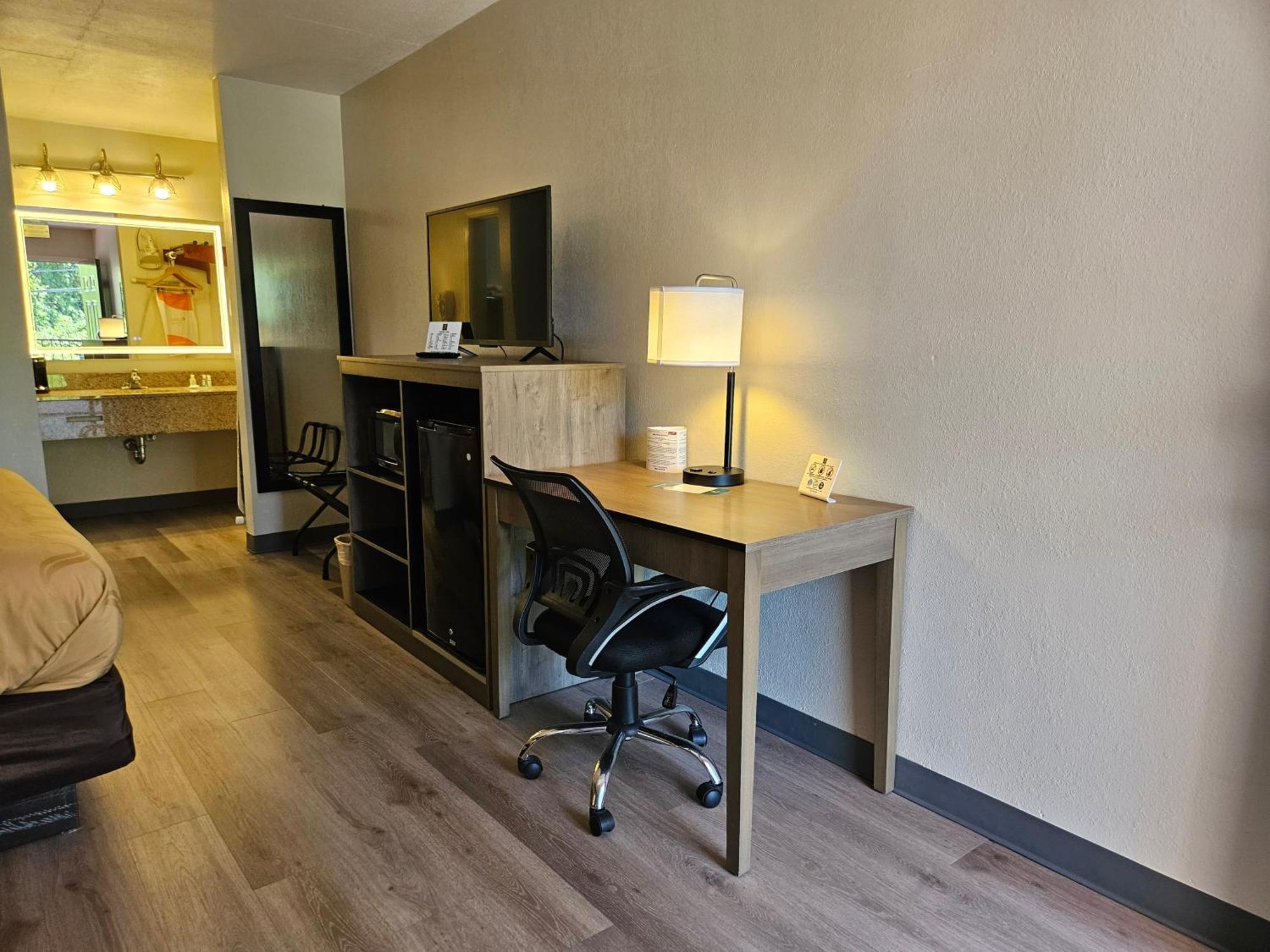 Quality Inn & Suites Greenville I-65 Екстериор снимка