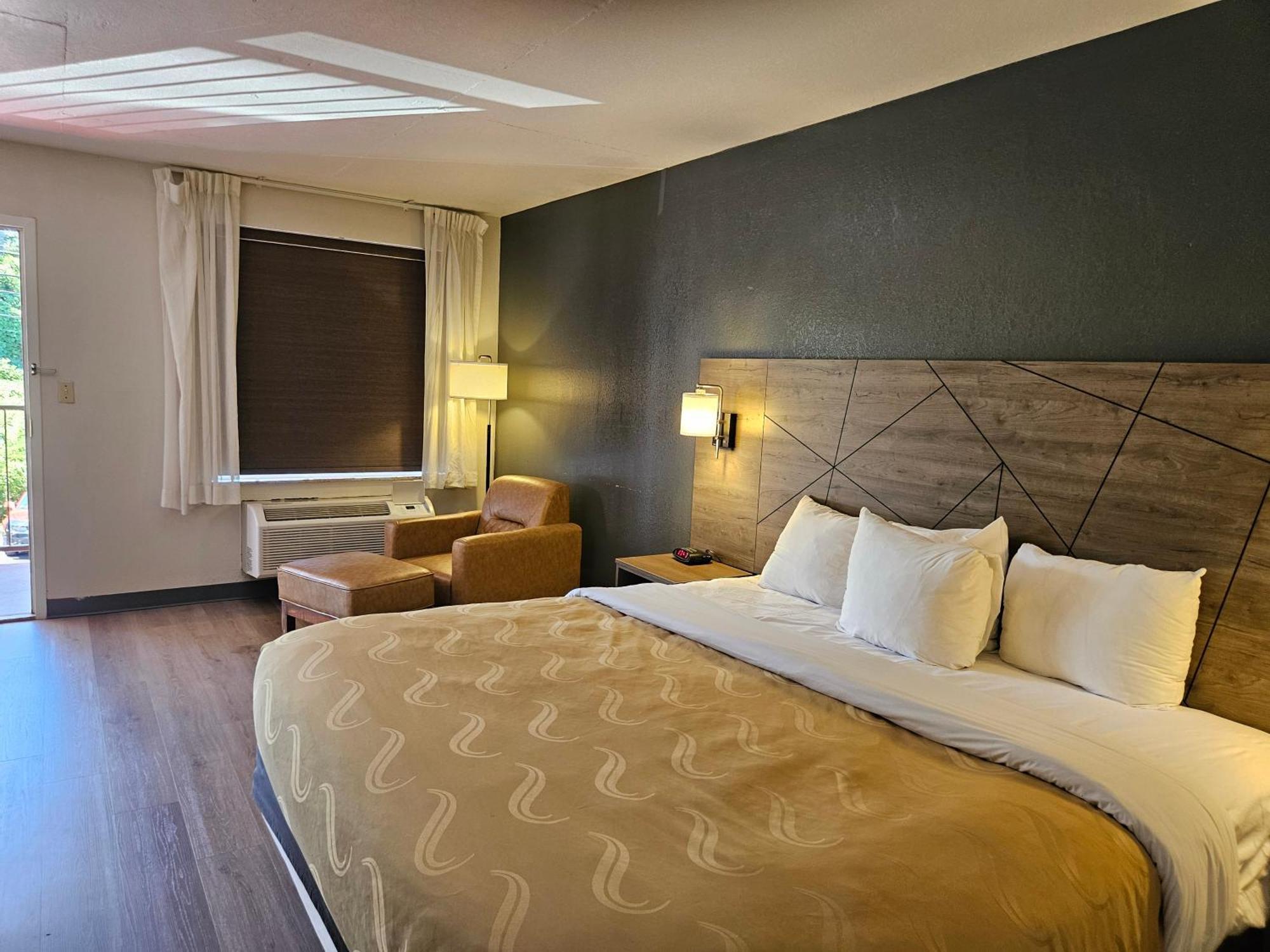 Quality Inn & Suites Greenville I-65 Екстериор снимка