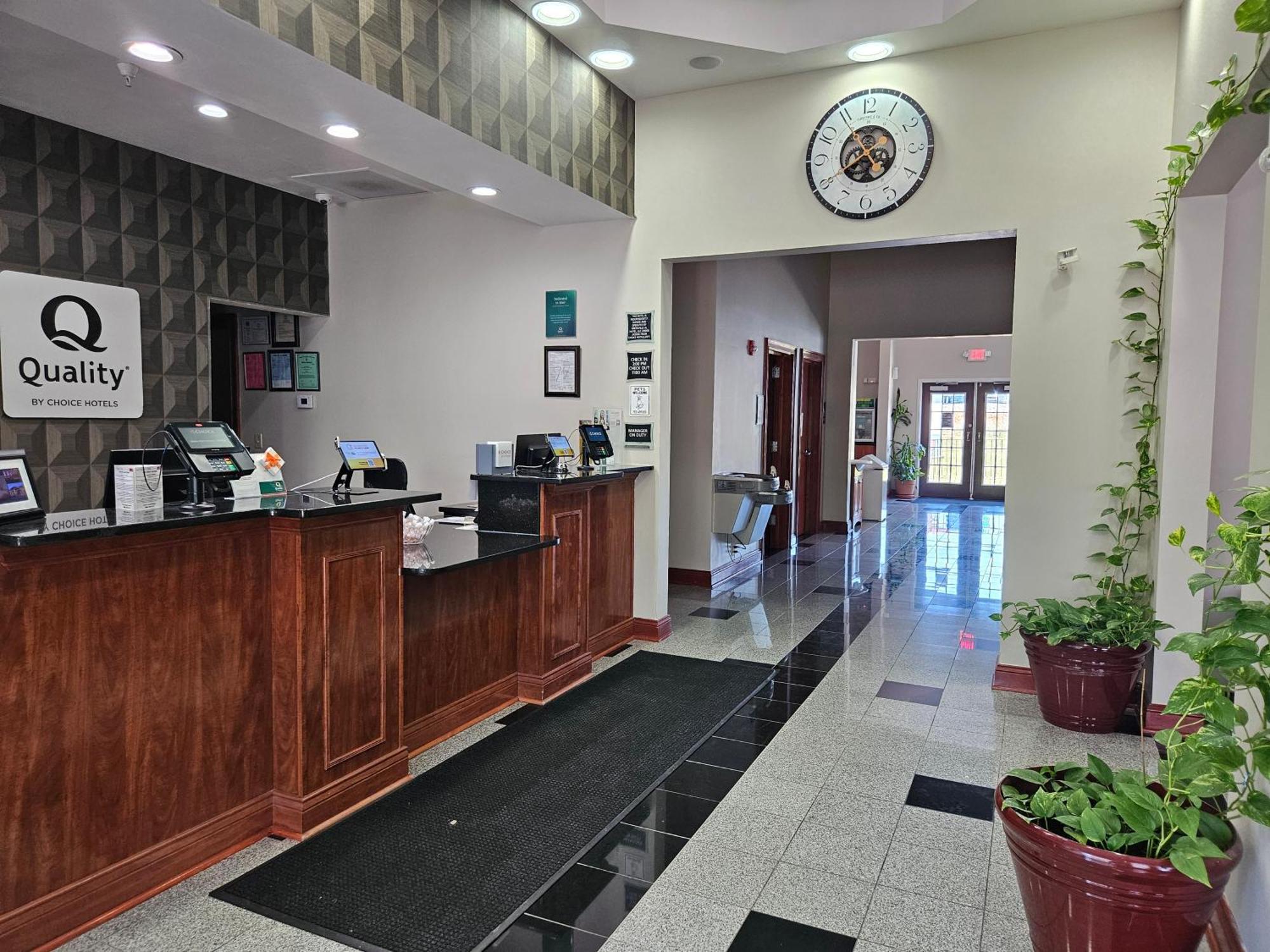 Quality Inn & Suites Greenville I-65 Екстериор снимка