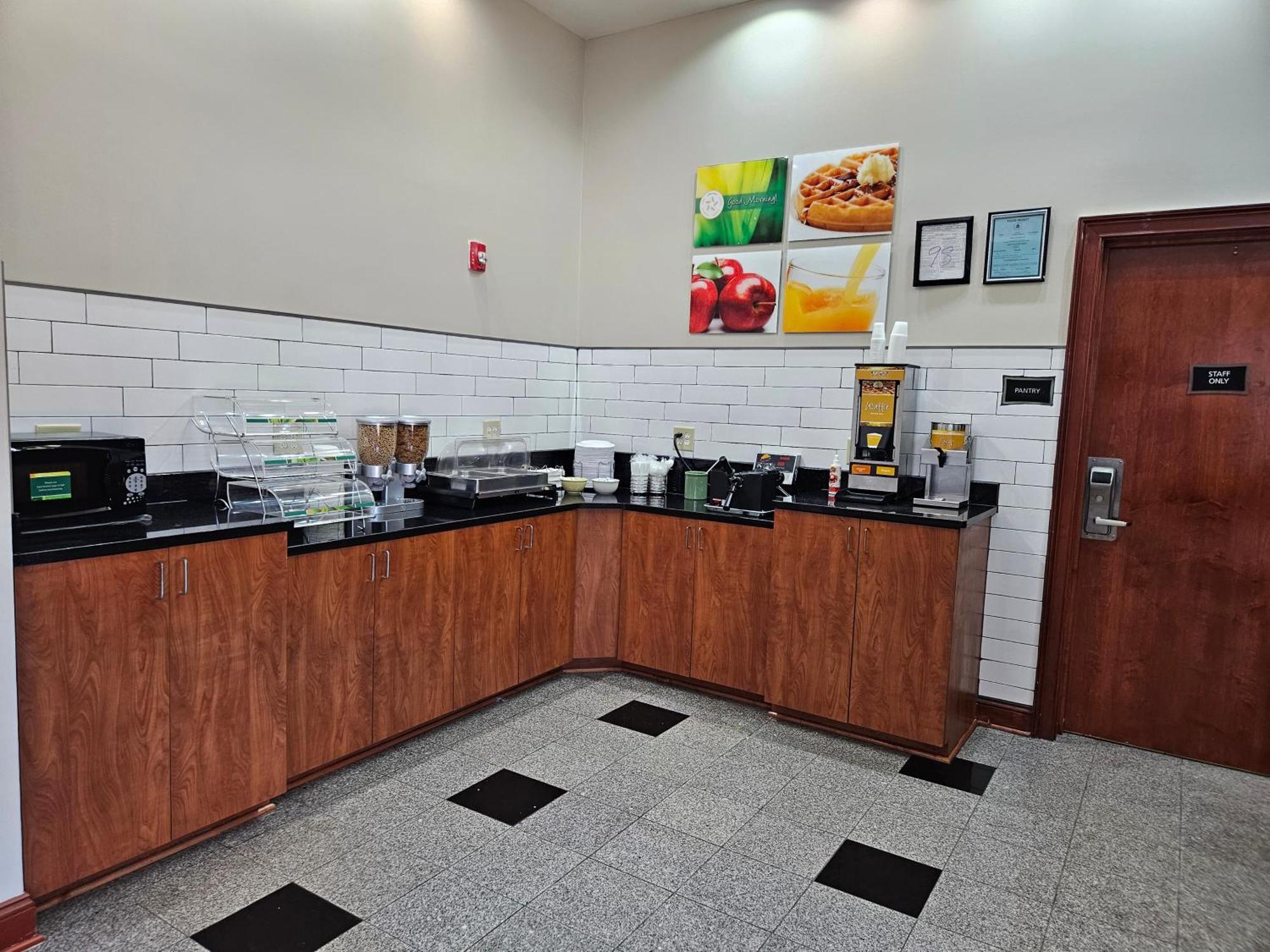 Quality Inn & Suites Greenville I-65 Екстериор снимка
